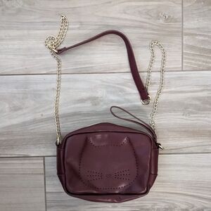 Maroon Cat Crossbody With Chain Strap